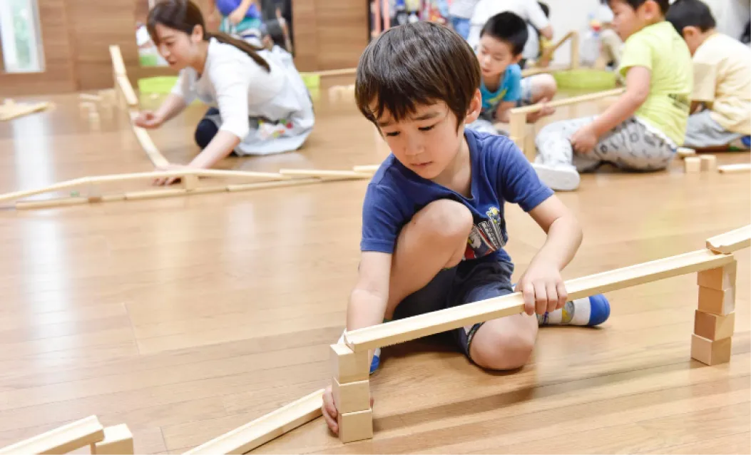 物と関わる遊びの様子