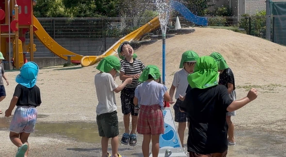 のびのび水遊び(大型プール有)